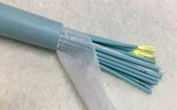 圣方济各堂区欧孚光缆厂家：室内光缆和室外光缆的区别